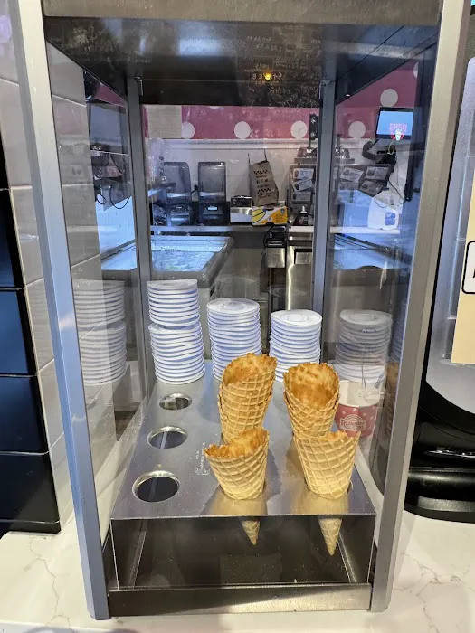 The Original Rainbow Cone - Magnificent Mile Picture 7