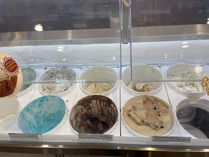 Kilwins Ice Cream - Chocolate - Fudge Picture 8