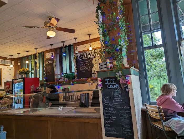 The Ice Cream Shoppe Picture 1