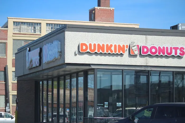 Dunkin' Donuts Baskin Robbins Picture 6