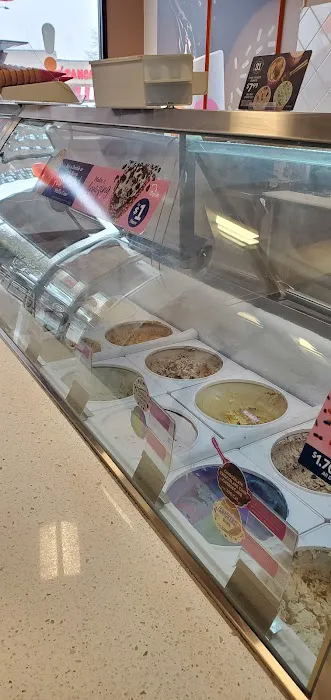 Dunkin' Donuts Baskin Robbins Picture 4