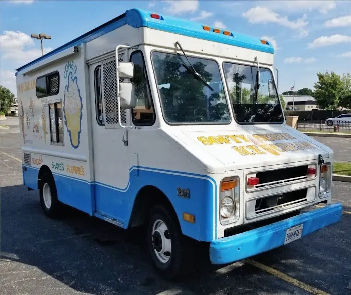 Chicago Freezer Ice Cream Truck / Chicago Freezer Ice Cream Shop Picture 1