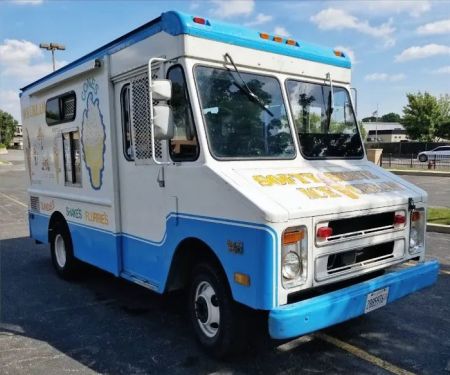 Chicago Freezer Ice Cream Truck / Chicago Freezer Ice Cream Shop