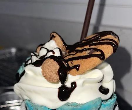 2 Scoops Ice Cream Parlor