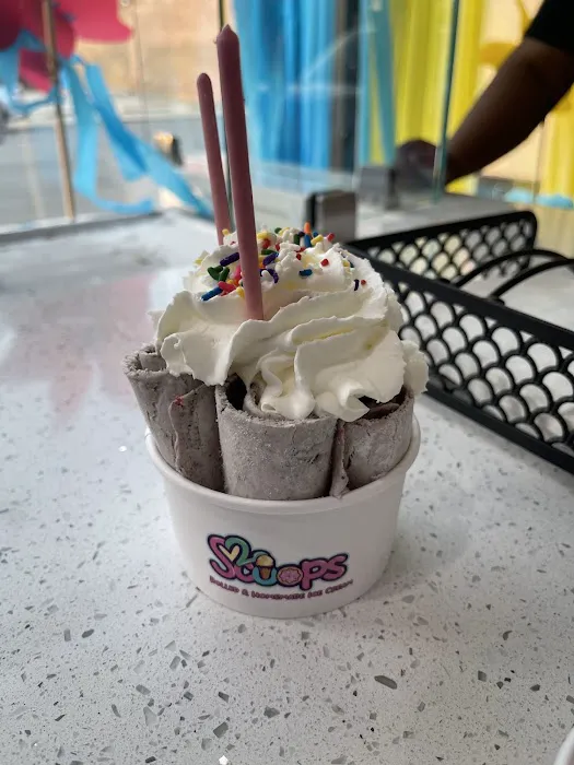 2 Scoops Ice Cream Parlor Picture 10