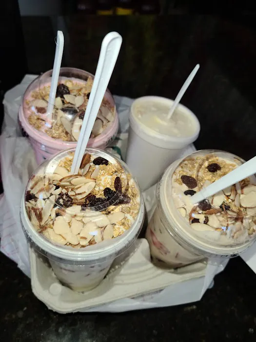 La Michoacana Ice Cream Shop Picture 2