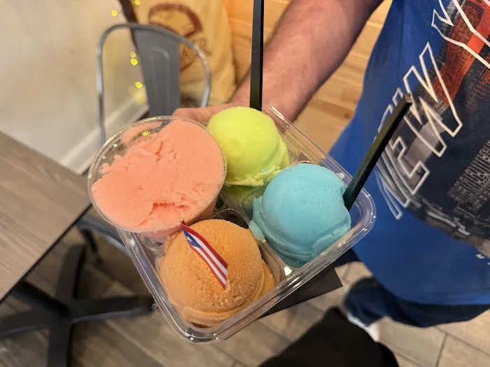 Bella's Helado De Coco & Italian Ice Picture 4