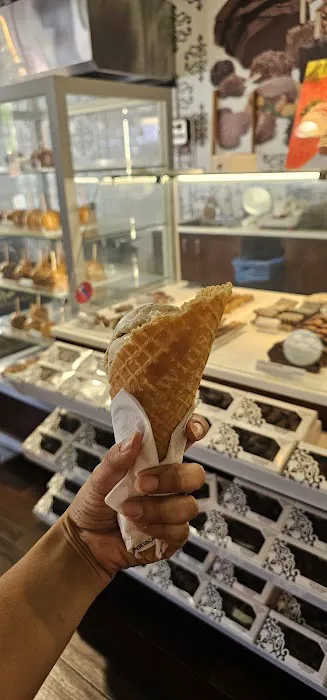 Kilwins Ice Cream - Chocolate - Fudge Picture 6