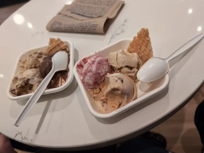Jeni's Splendid Ice Creams Picture 2