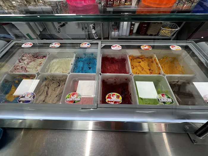 Paleteria y Neveria La Michoacana Fresa Picture 2