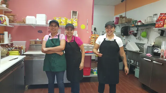 Los Pekes Ice Cream And Coffee Shop Picture 3