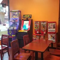 Los Pekes Ice Cream And Coffee Shop ico