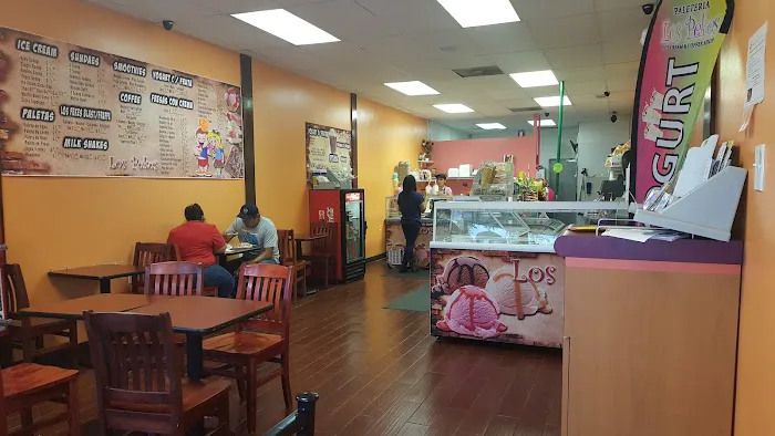Los Pekes Ice Cream And Coffee Shop Picture 7