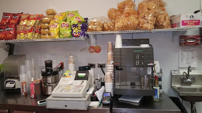 Los Pekes Ice Cream And Coffee Shop Picture 8