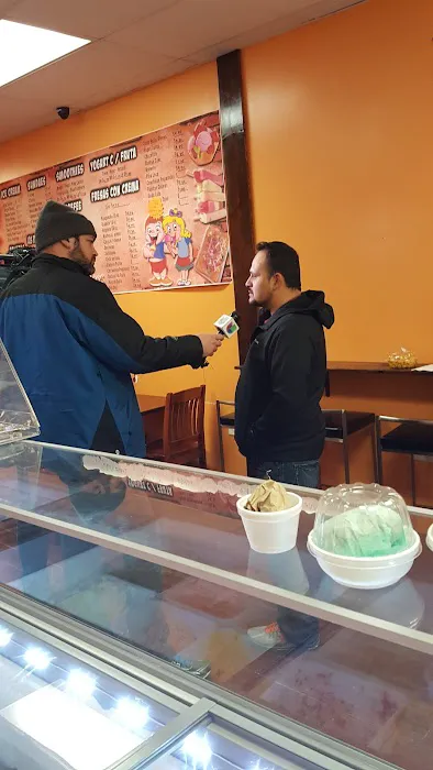 Los Pekes Ice Cream And Coffee Shop Picture 10
