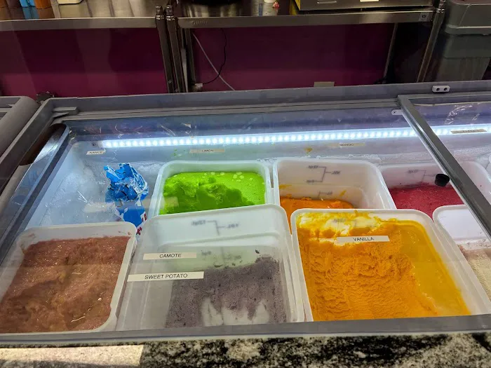 Las Delicias Michel Ice Cream Shop Picture 3