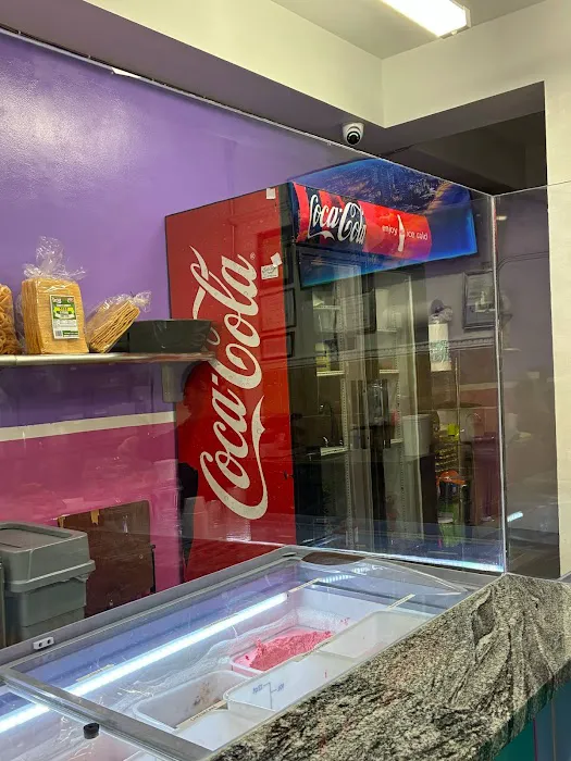 Las Delicias Michel Ice Cream Shop Picture 9