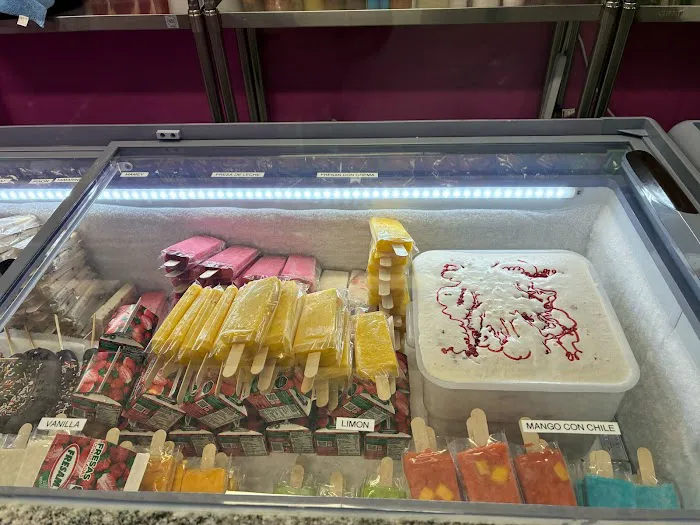 Las Delicias Michel Ice Cream Shop Picture 7