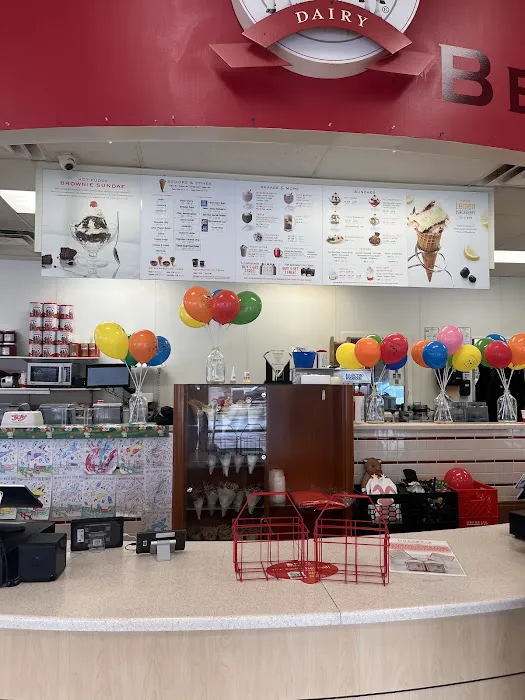 Oberweis Ice Cream and Dairy Store Picture 9