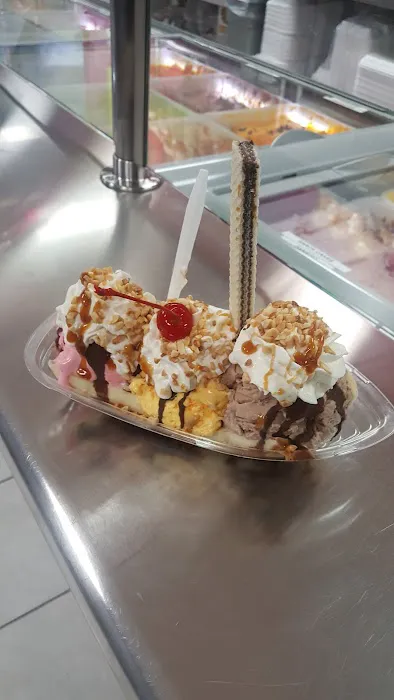 LA MICHOACANA ICE CREAM SHOP Picture 7