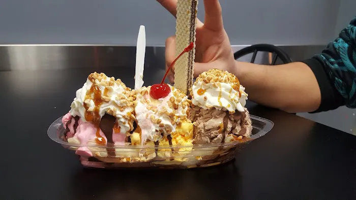 LA MICHOACANA ICE CREAM SHOP Picture 8