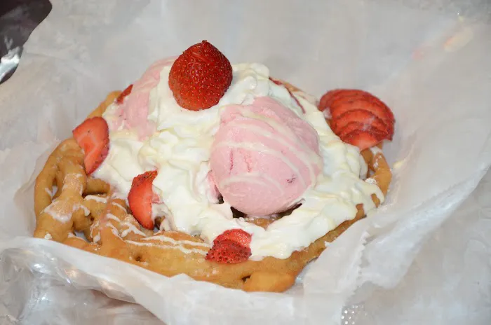 Lilys mexican candy and icecream shop Picture 3