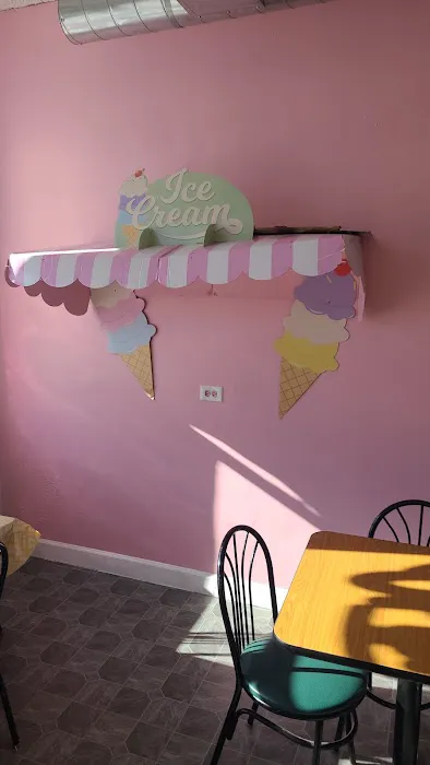 Lala's Ice Cream & Paleta Shop Picture 2