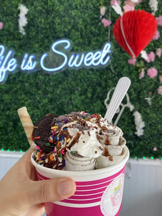 The Fancy Scoop Picture 2