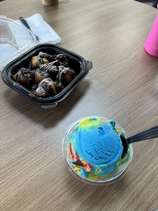 Louks & Scoops Picture 8