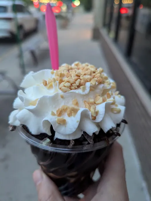 Hole In the Wall Custard & Yogurt Shoppe Picture 3