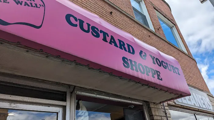 Hole In the Wall Custard & Yogurt Shoppe Picture 1