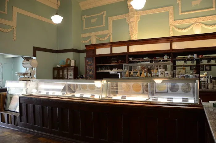The Brown Cow Ice Cream Parlor Picture 5
