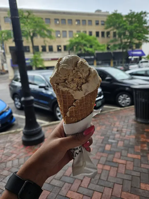 Kilwins Ice Cream - Chocolate - Fudge Picture 10