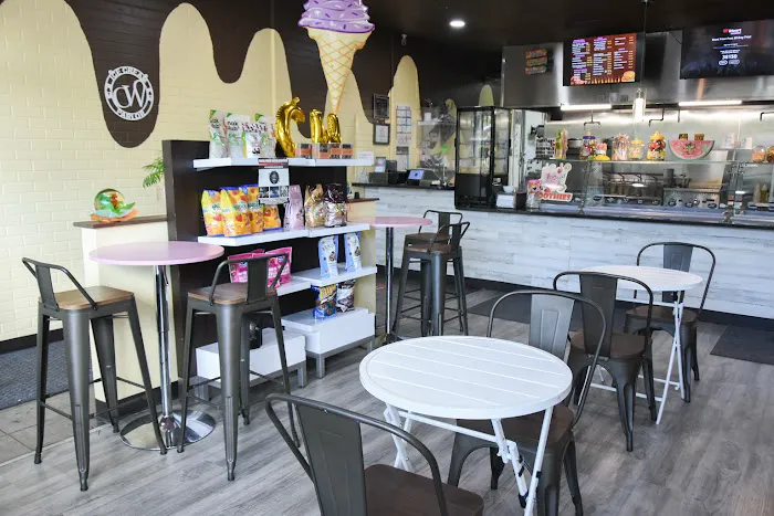 C&W Market and Ice Cream Parlor Picture 5