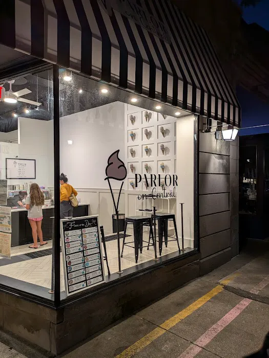 Parlor on Central Picture 4