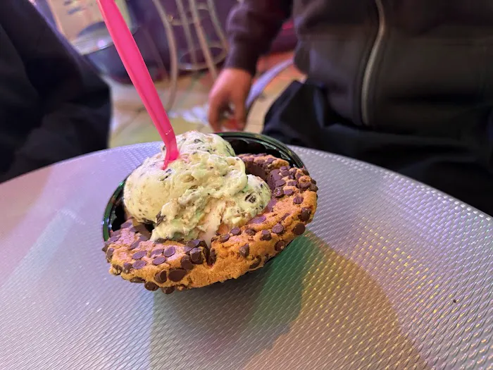 Chocolate Shoppe Ice Cream Picture 2