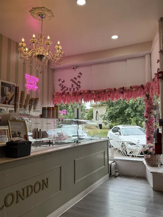 London Ice Cream Shop Picture 7
