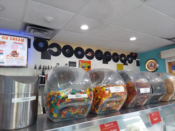 Maple Avenue Creamery Picture 7