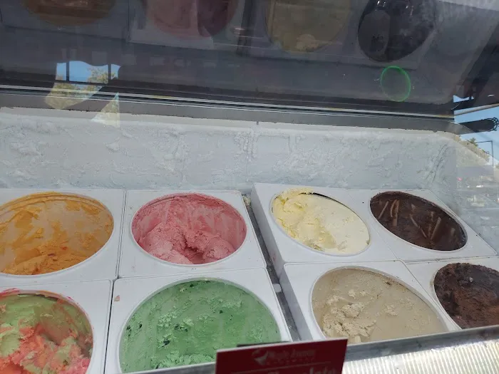 Maple Avenue Creamery Picture 5