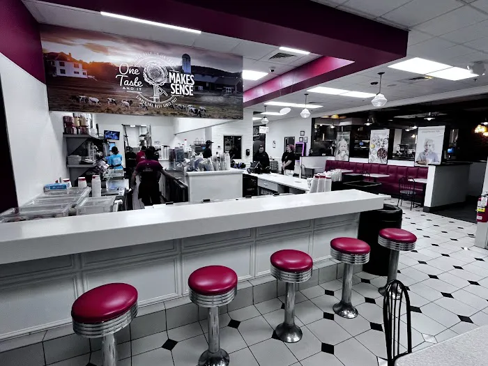 Oberweis Ice Cream and Dairy Store Picture 7
