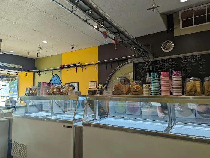 Dog Days Ice Cream Parlor Picture 3