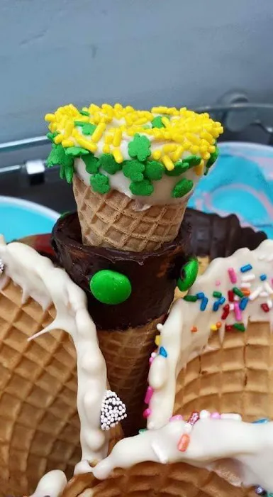 Pat's Ice Cream Parlor Picture 3