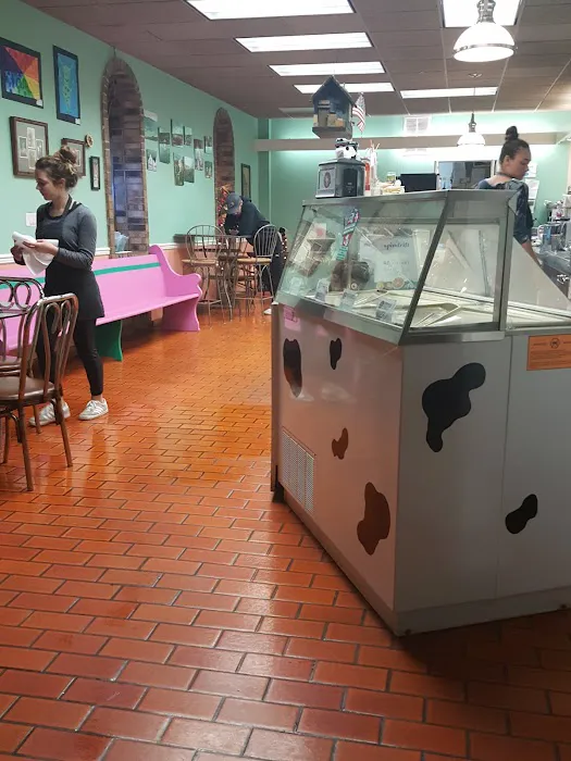 Pat's Ice Cream Parlor Picture 8
