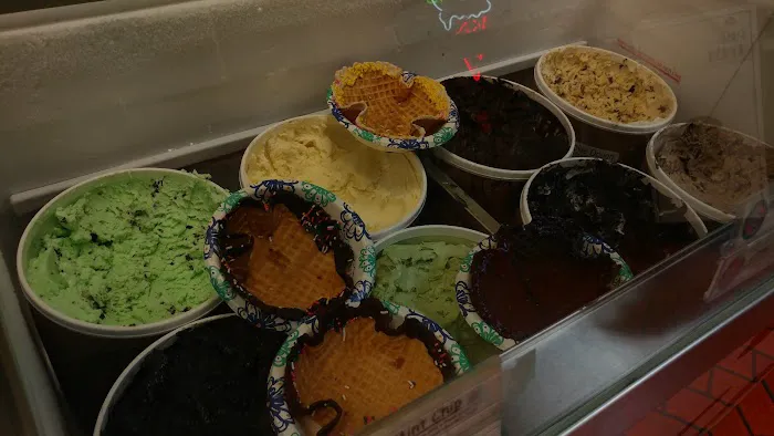 Pat's Ice Cream Parlor Picture 10