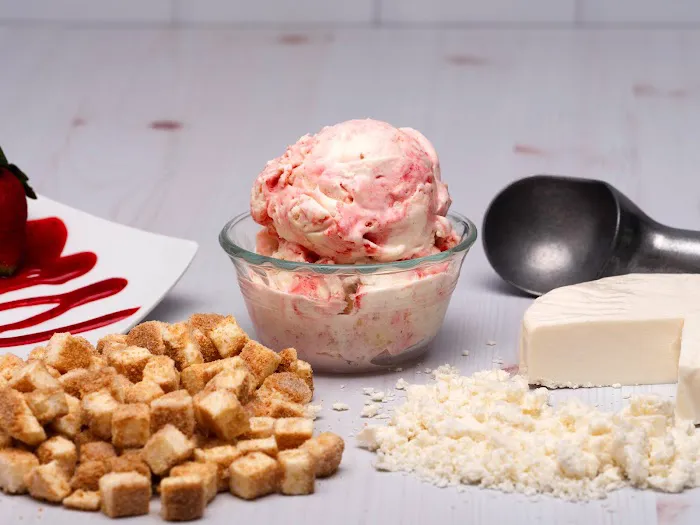 Ilda's Ice Cream and Pastries Picture 3