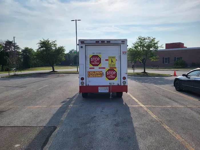 Elmhrst ice cream truck Picture 3
