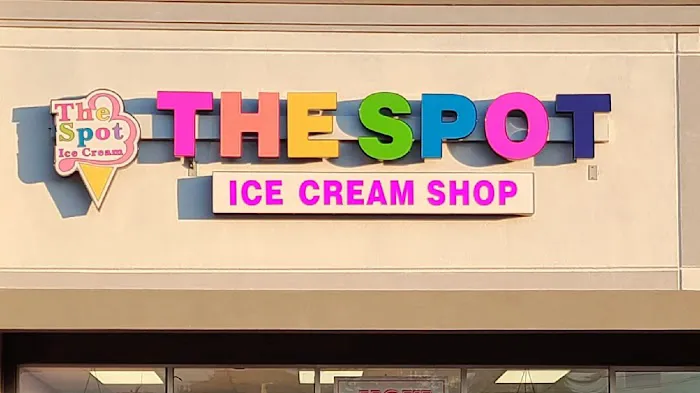 The spot ice cream shop Picture 2