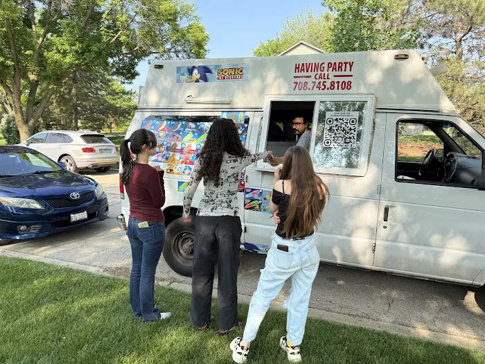Wheaton ice cream truck Picture 3