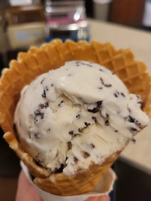 Kilwins Ice Cream - Chocolate - Fudge Picture 7