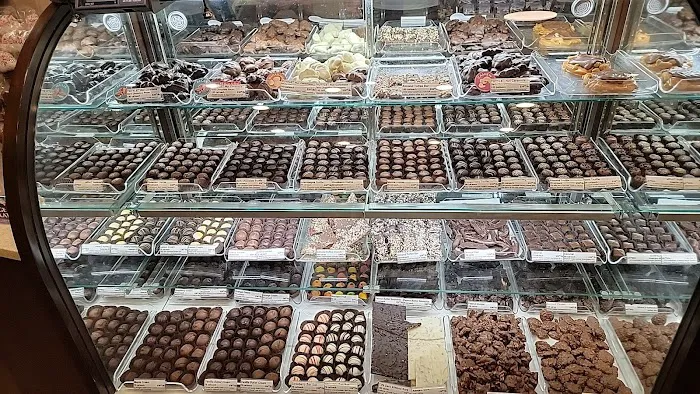 Kilwins Ice Cream - Chocolate - Fudge Picture 6